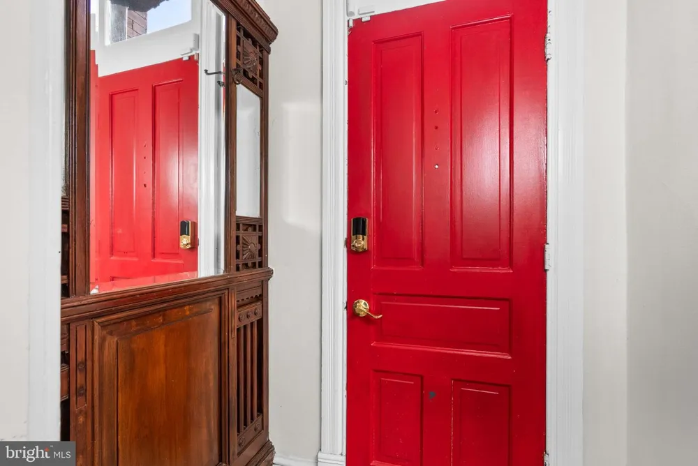 812 E STREET SE Washington, DC 20003