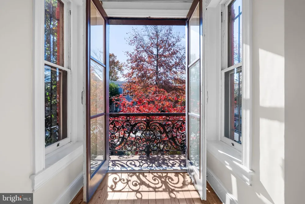 812 E STREET SE Washington, DC 20003