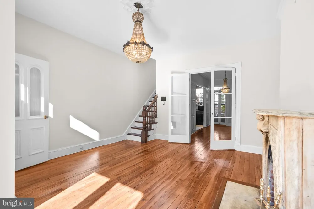 812 E STREET SE Washington, DC 20003