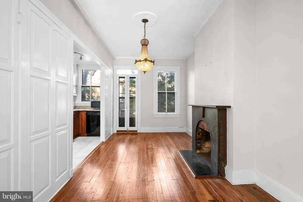 812 E STREET SE Washington, DC 20003