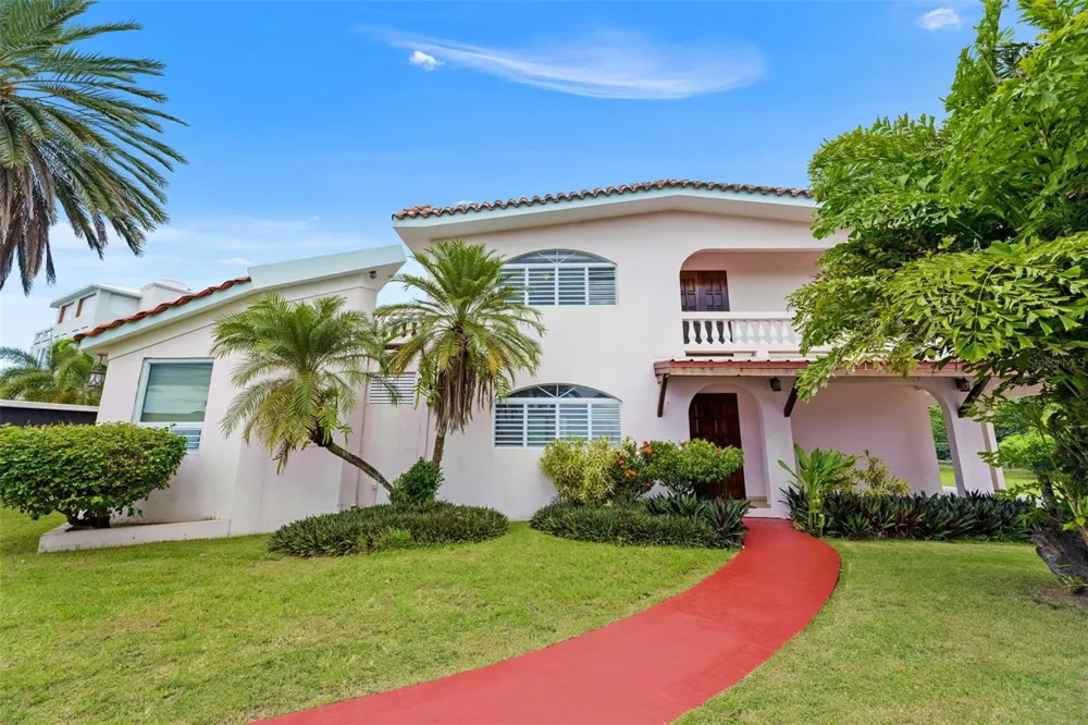 23 CASA CANAL Rincon, PR 00677