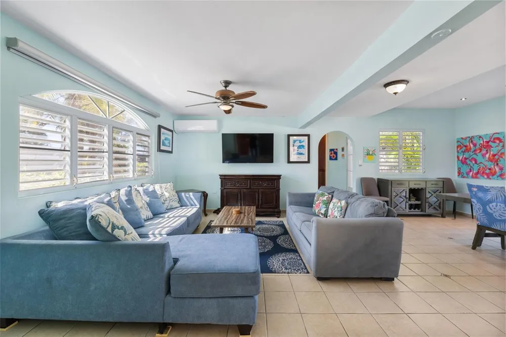 23 CASA CANAL Rincon, PR 00677