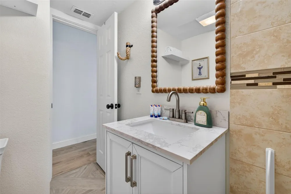 14251 GULF BOULEVARD #5 Madeira Beach, FL 33708