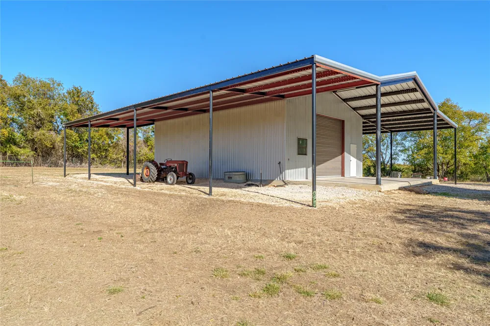 1633 Alexander Road Moody, TX 76557
