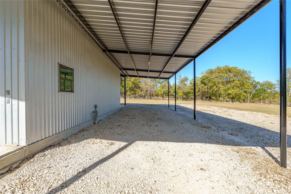 1633 Alexander Road Moody, TX 76557