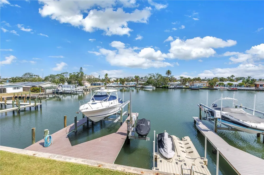 100 WINDRUSH BOULEVARD #1 Indian Rocks Beach, FL 33785