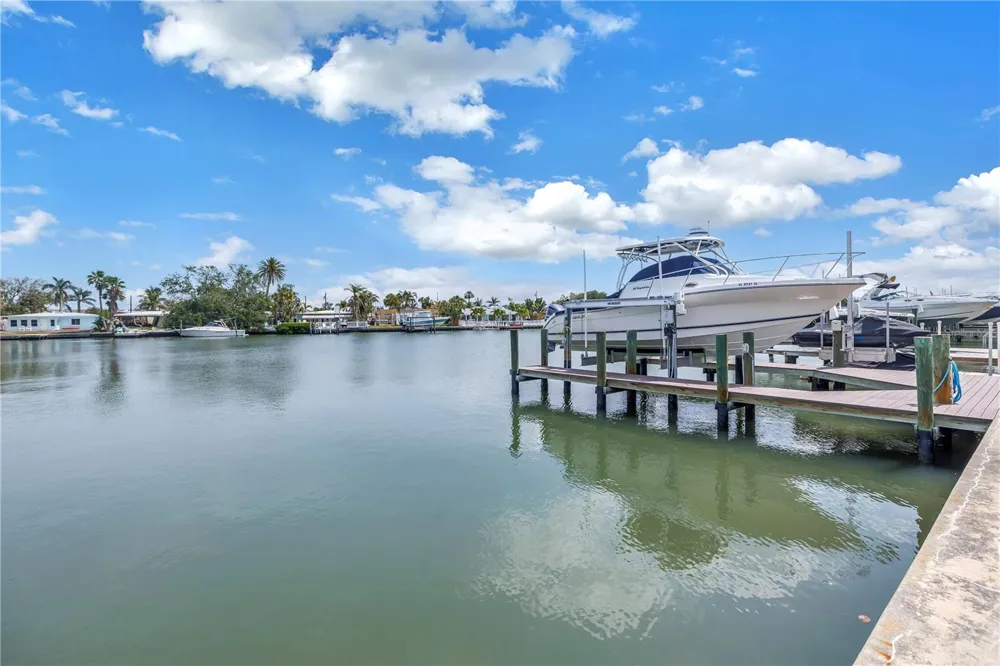100 WINDRUSH BOULEVARD #1 Indian Rocks Beach, FL 33785