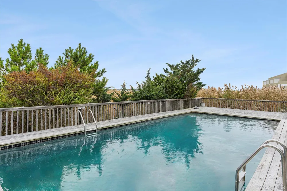 542 Dune Road Westhampton, NY 11977