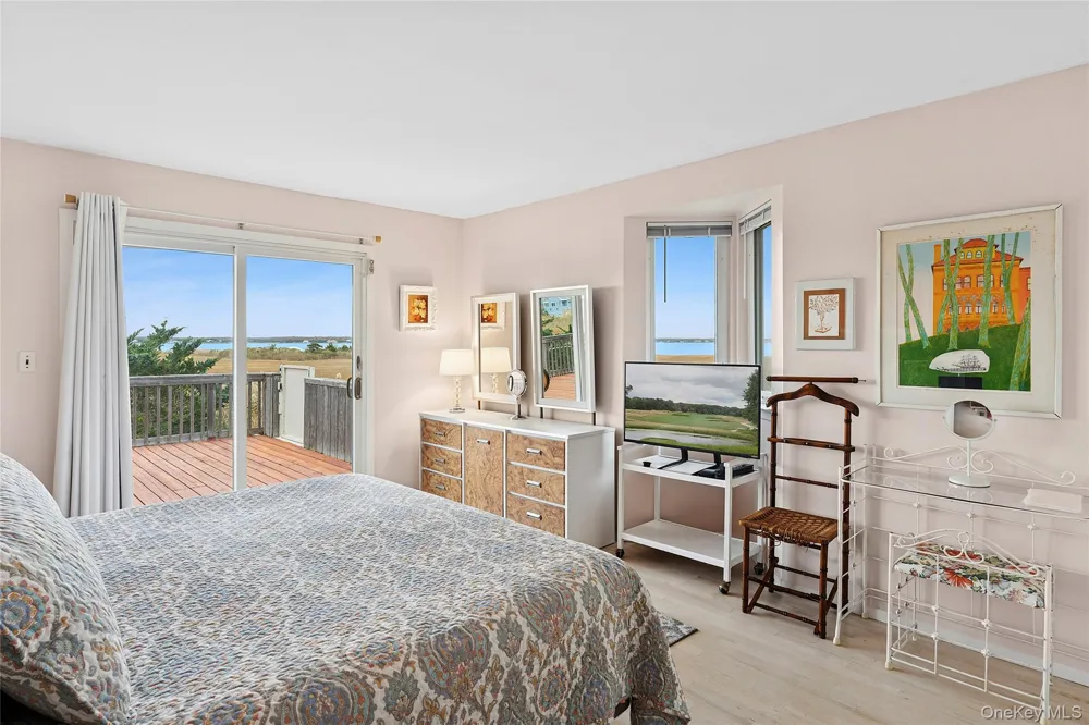 542 Dune Road Westhampton, NY 11977
