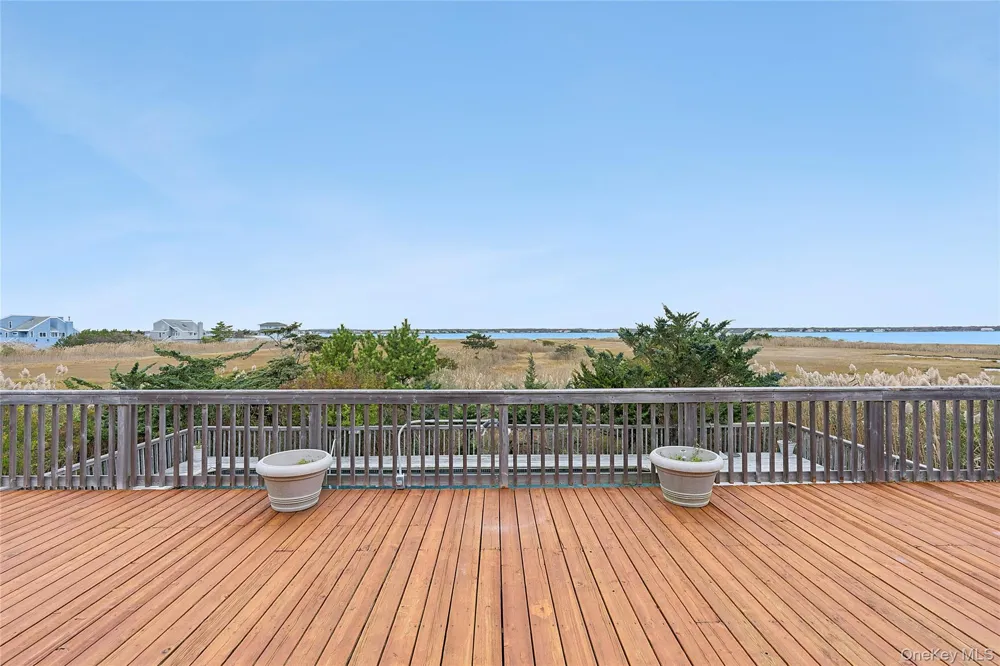 542 Dune Road Westhampton, NY 11977