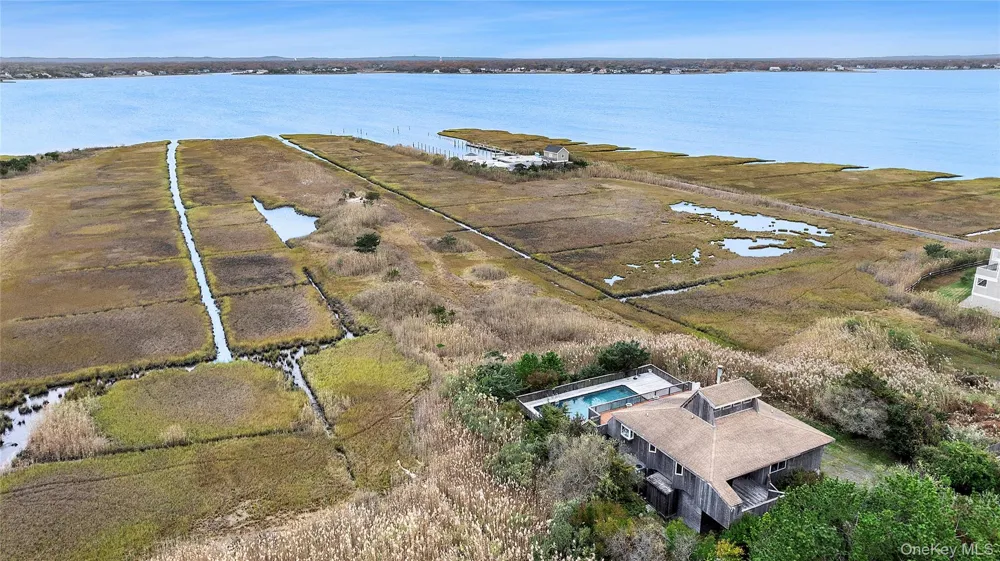 542 Dune Road Westhampton, NY 11977