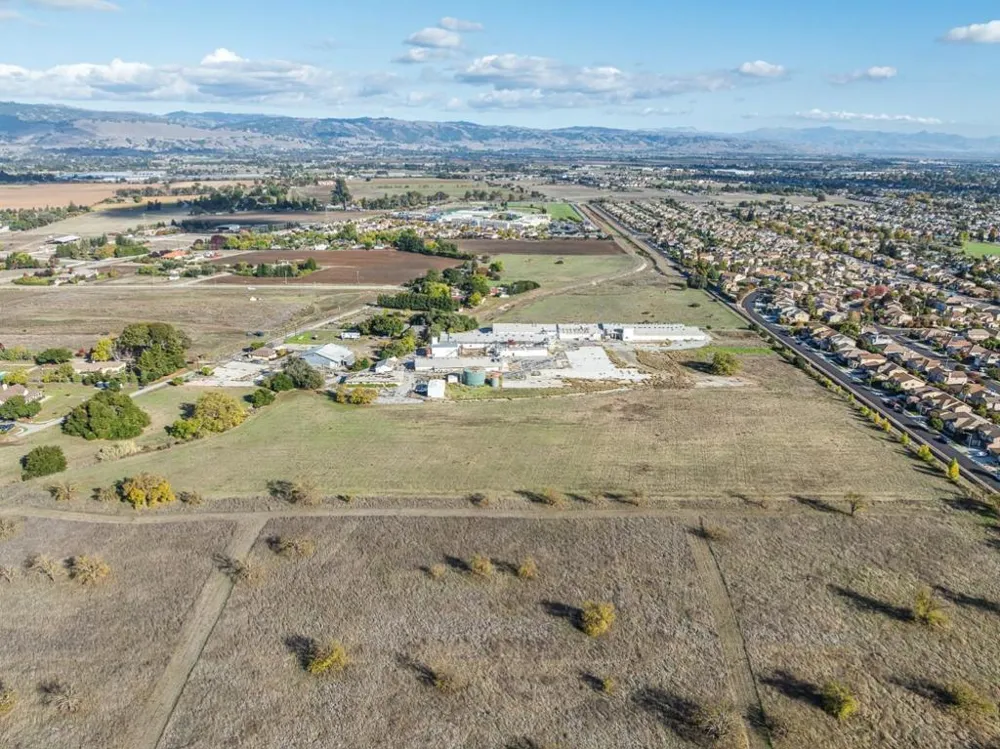 1180 Day Road Gilroy, CA 95020