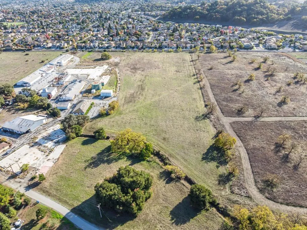1180 Day Road Gilroy, CA 95020