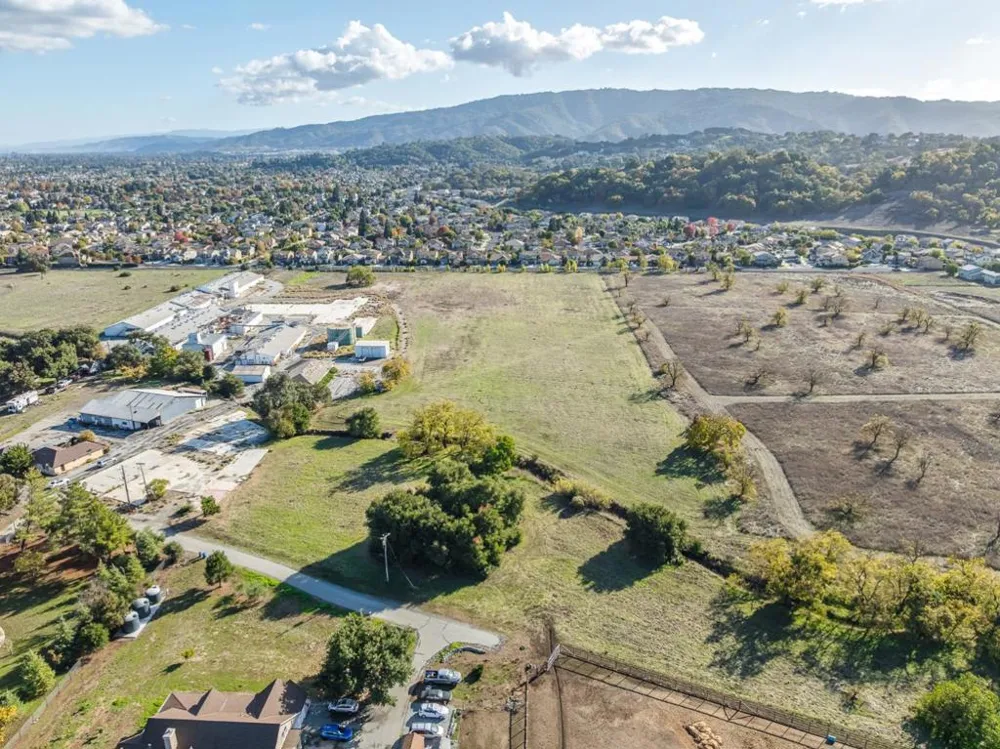 1180 Day Road Gilroy, CA 95020