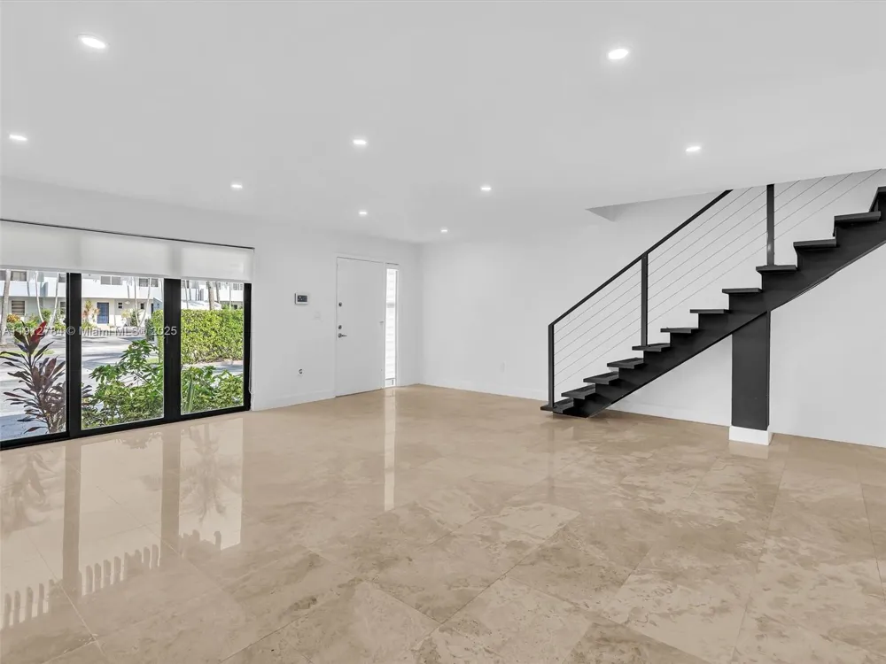 3776 NE 166th St #108 North Miami Beach, FL 33160