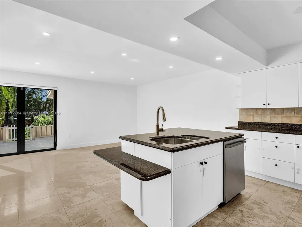 3776 NE 166th St #108 North Miami Beach, FL 33160