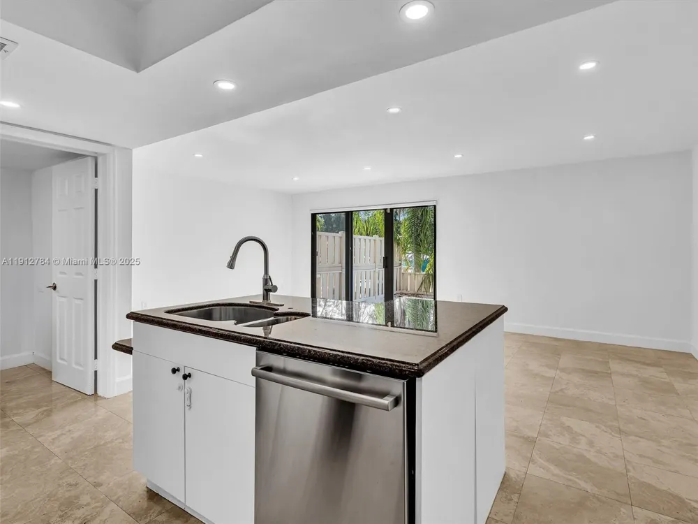 3776 NE 166th St #108 North Miami Beach, FL 33160