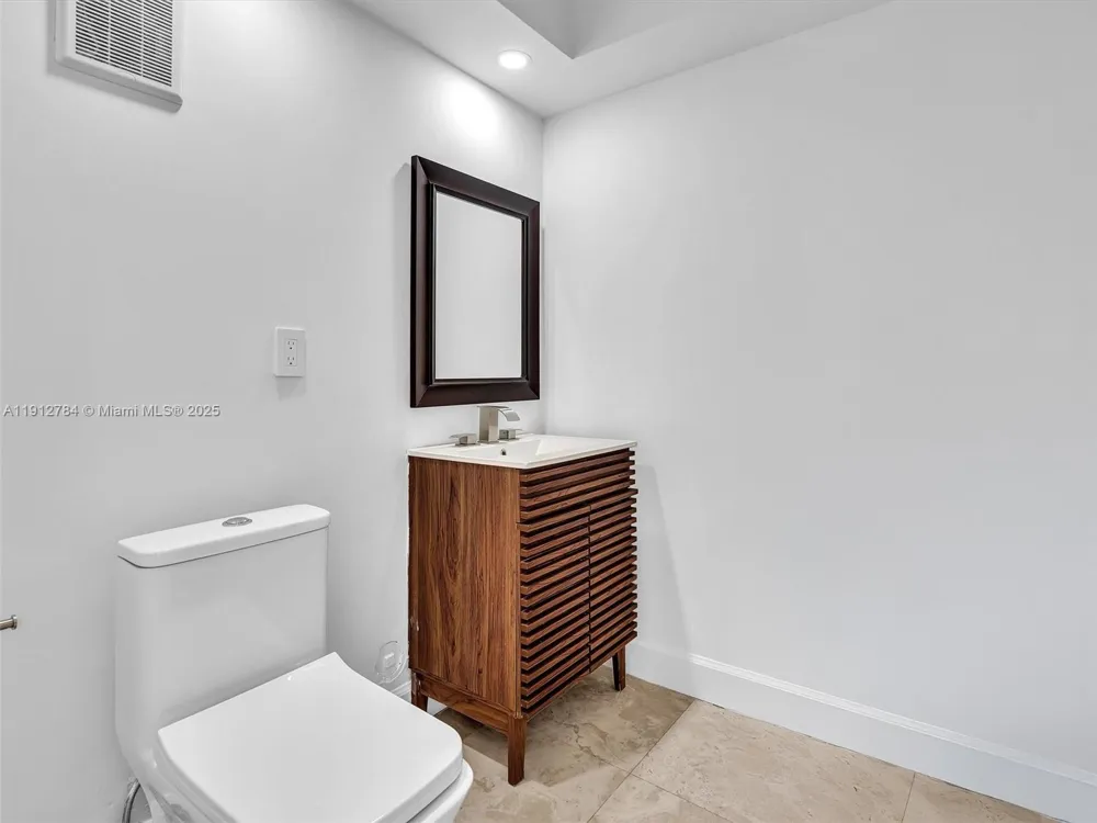 3776 NE 166th St #108 North Miami Beach, FL 33160