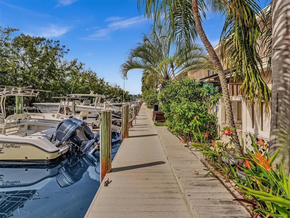 3776 NE 166th St #108 North Miami Beach, FL 33160