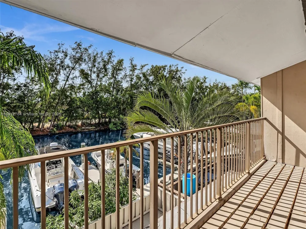 3776 NE 166th St #108 North Miami Beach, FL 33160