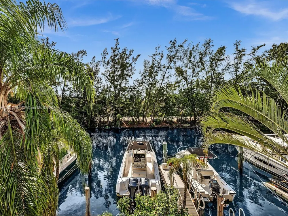 3776 NE 166th St #108 North Miami Beach, FL 33160