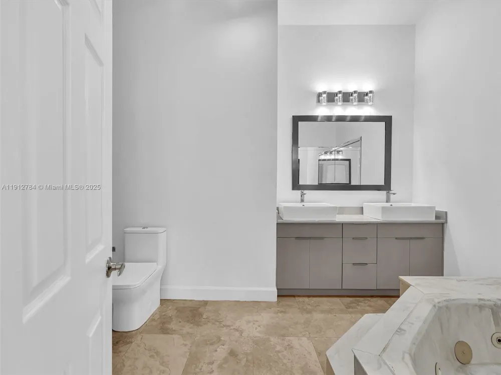 3776 NE 166th St #108 North Miami Beach, FL 33160