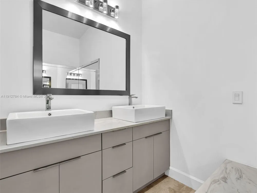 3776 NE 166th St #108 North Miami Beach, FL 33160