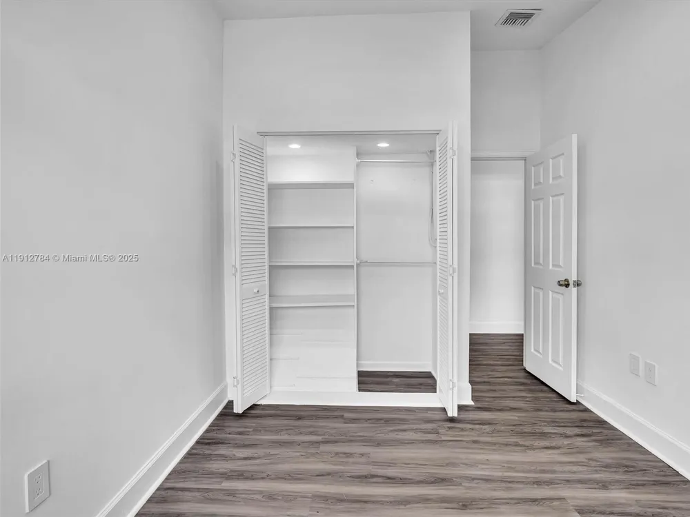 3776 NE 166th St #108 North Miami Beach, FL 33160