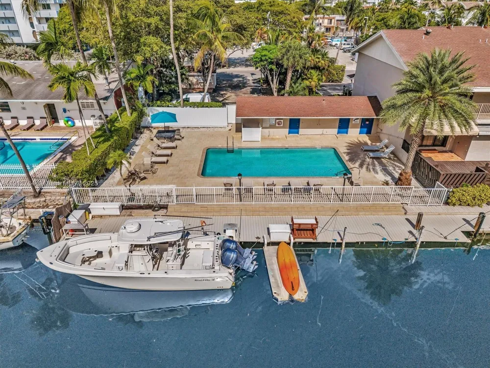 3776 NE 166th St #108 North Miami Beach, FL 33160