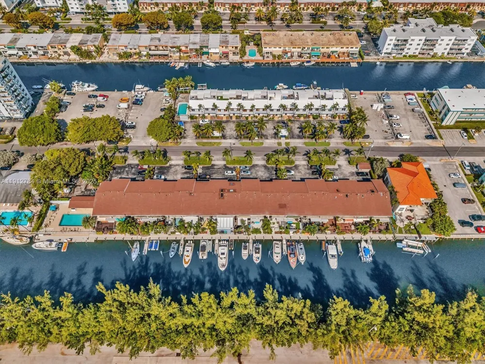 3776 NE 166th St #108 North Miami Beach, FL 33160