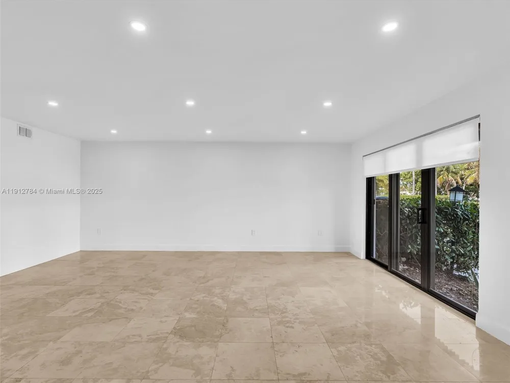 3776 NE 166th St #108 North Miami Beach, FL 33160