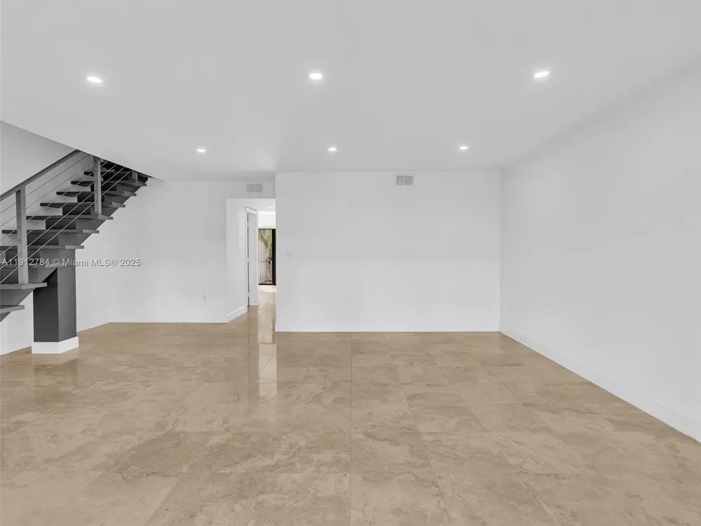 3776 NE 166th St #108 North Miami Beach, FL 33160