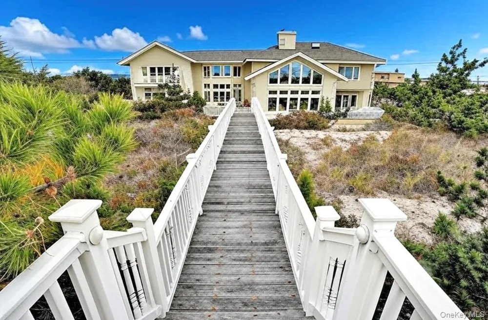 605 Dune Road Westhampton, NY 11977