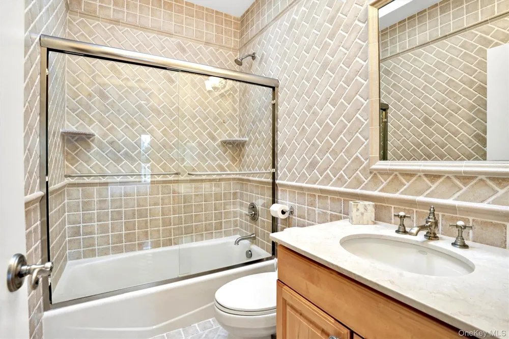 605 Dune Road Westhampton, NY 11977