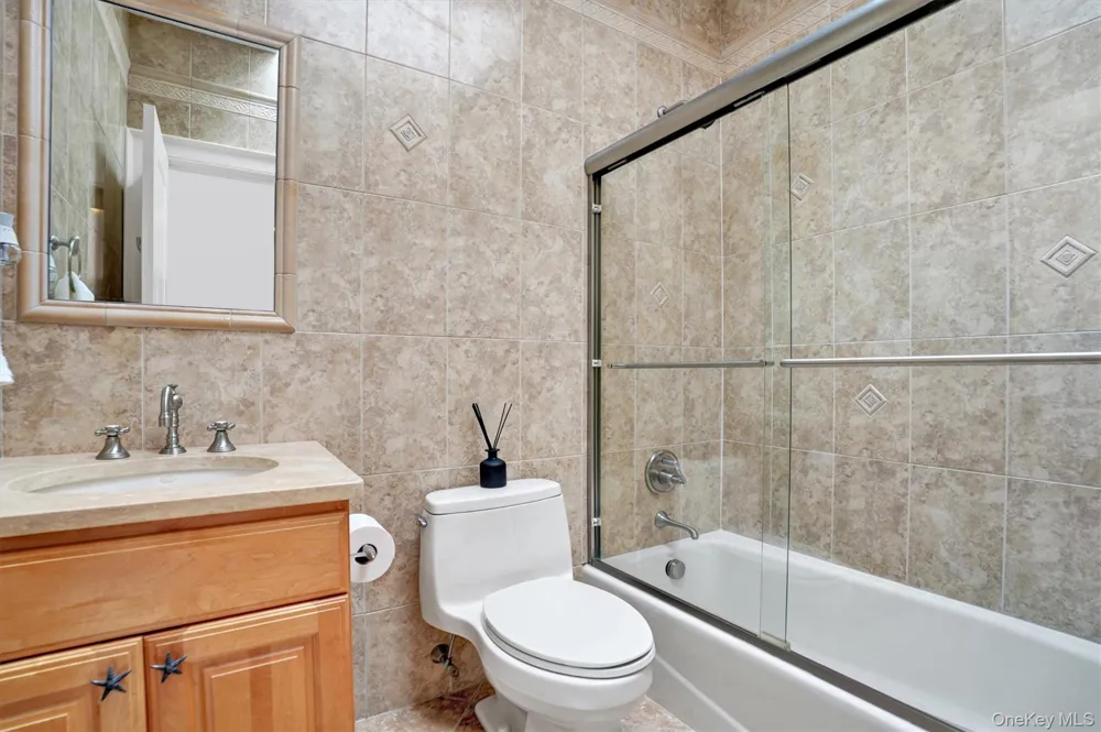 605 Dune Road Westhampton, NY 11977