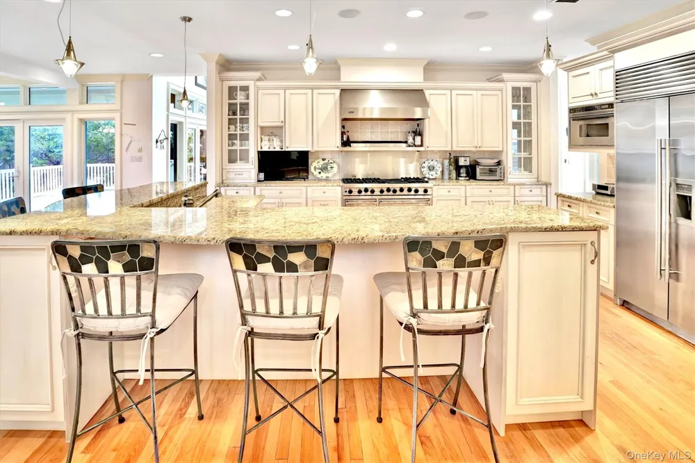 605 Dune Road Westhampton, NY 11977