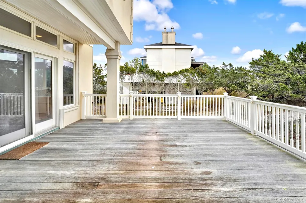 605 Dune Road Westhampton, NY 11977