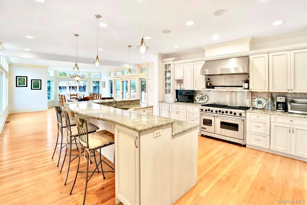 605 Dune Road Westhampton, NY 11977