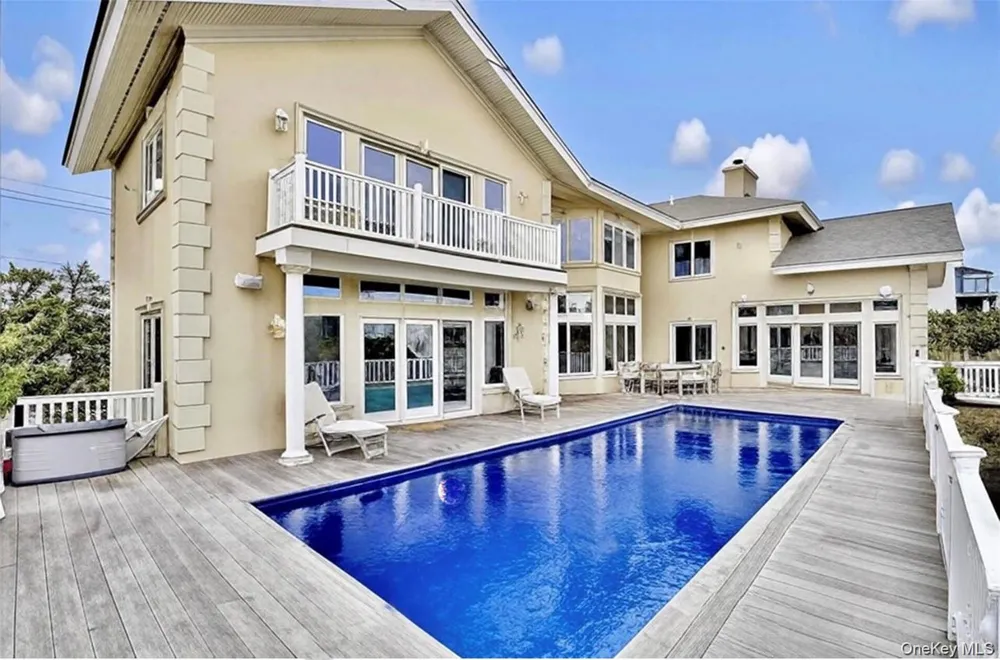 605 Dune Road Westhampton, NY 11977