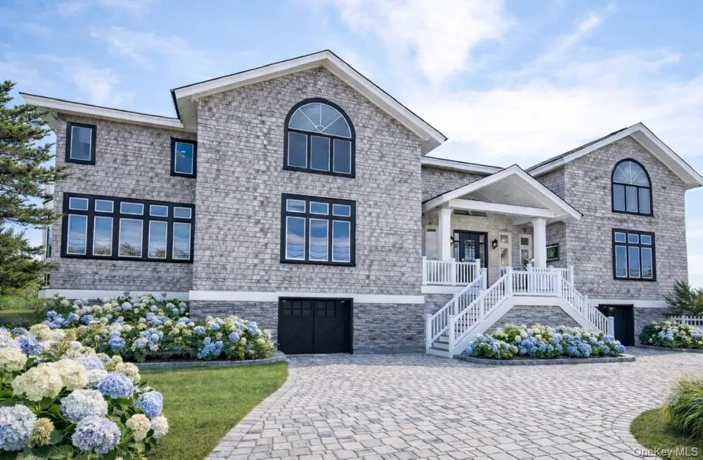 605 Dune Road Westhampton, NY 11977