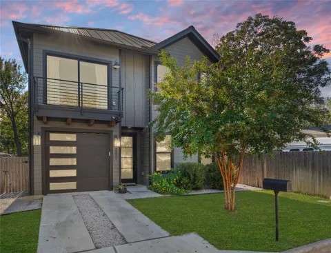 2211 Santa Rosa Street