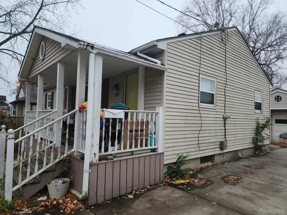 625 Charles Street Davison City, MI 48423