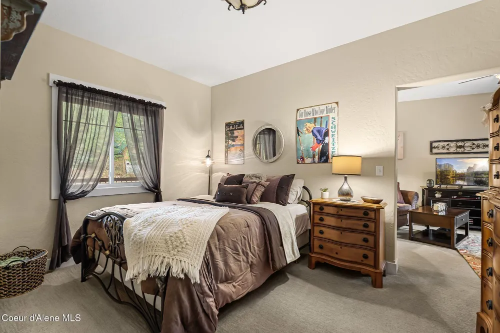94 Alpine Road Sandpoint, ID 83864