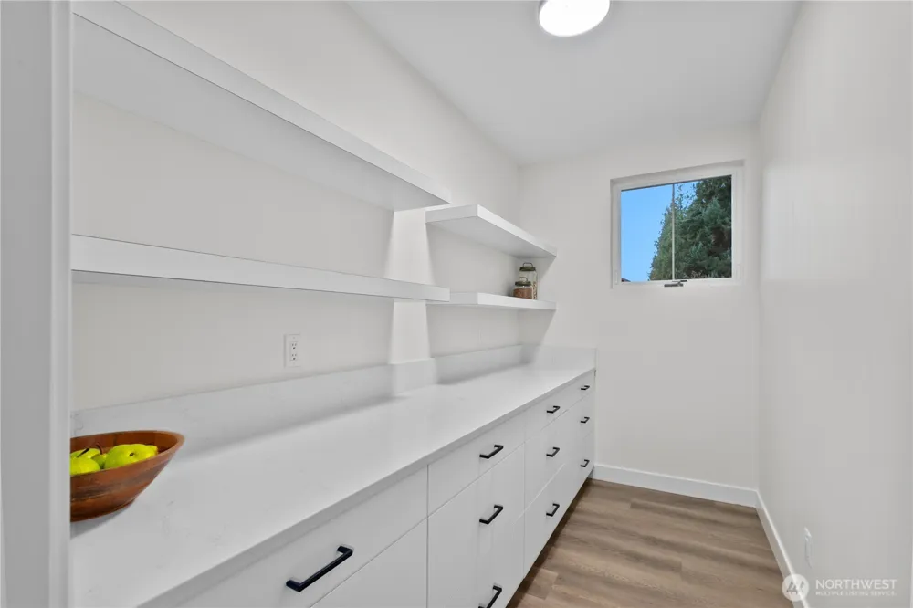 137 E Cedar Drive Lynden, WA 98264