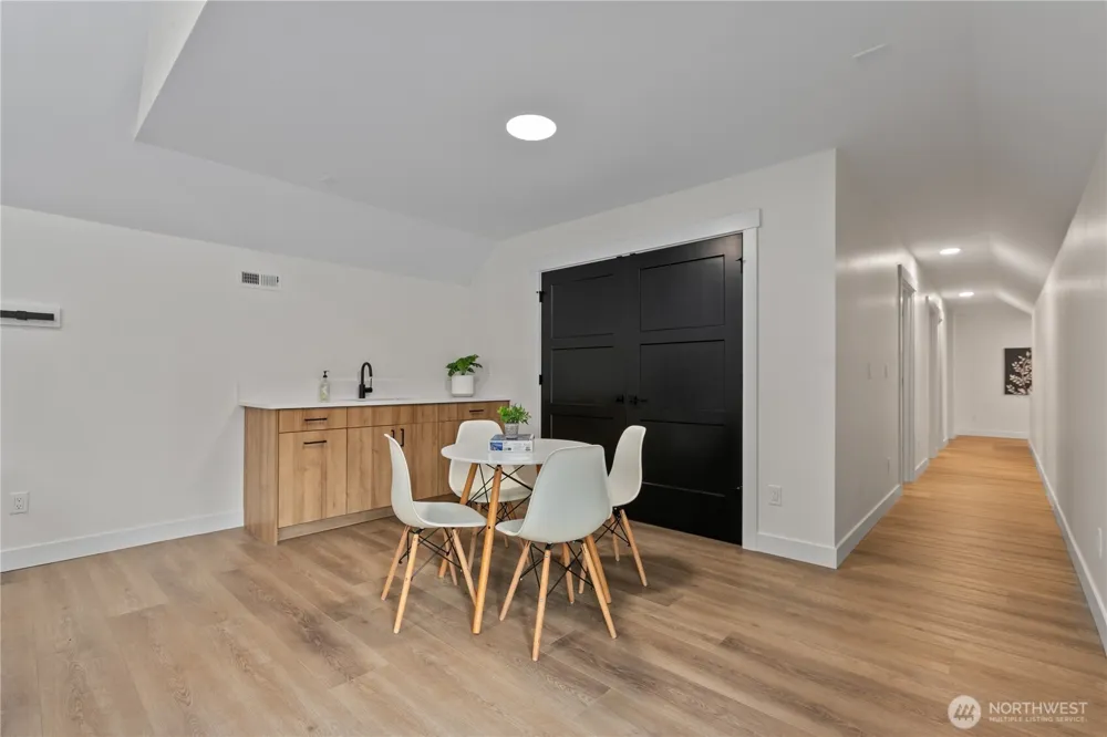 137 E Cedar Drive Lynden, WA 98264