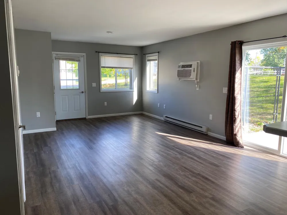 204 W Poplar Avenue #Unit B Badger, MN 56714