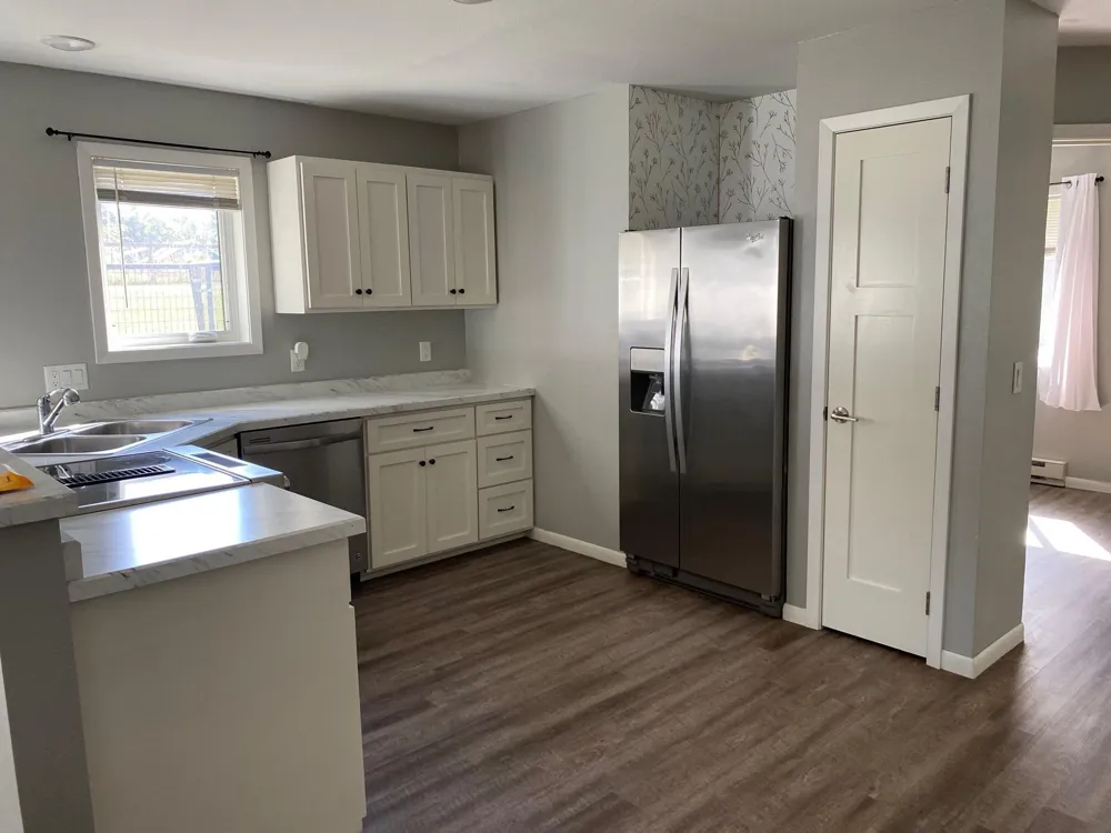 204 W Poplar Avenue #Unit B Badger, MN 56714