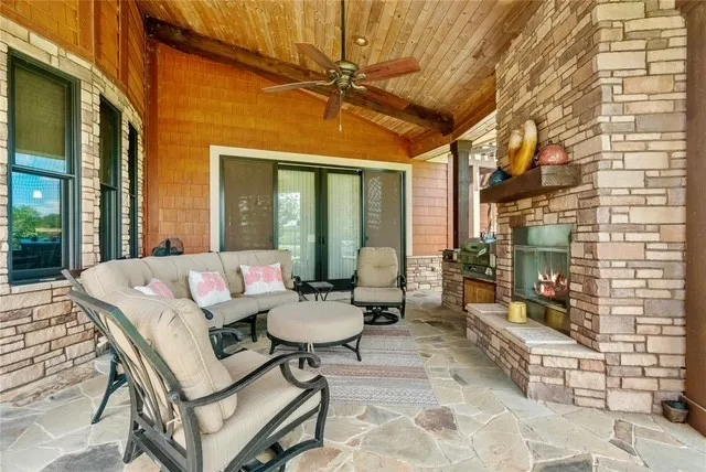695 County Road 36120 Road Honey Grove, TX 75446