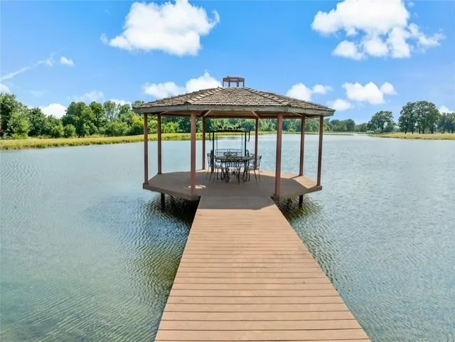 695 County Road 36120 Road Honey Grove, TX 75446