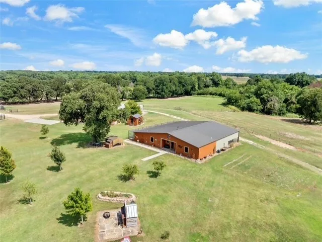 695 County Road 36120 Road Honey Grove, TX 75446